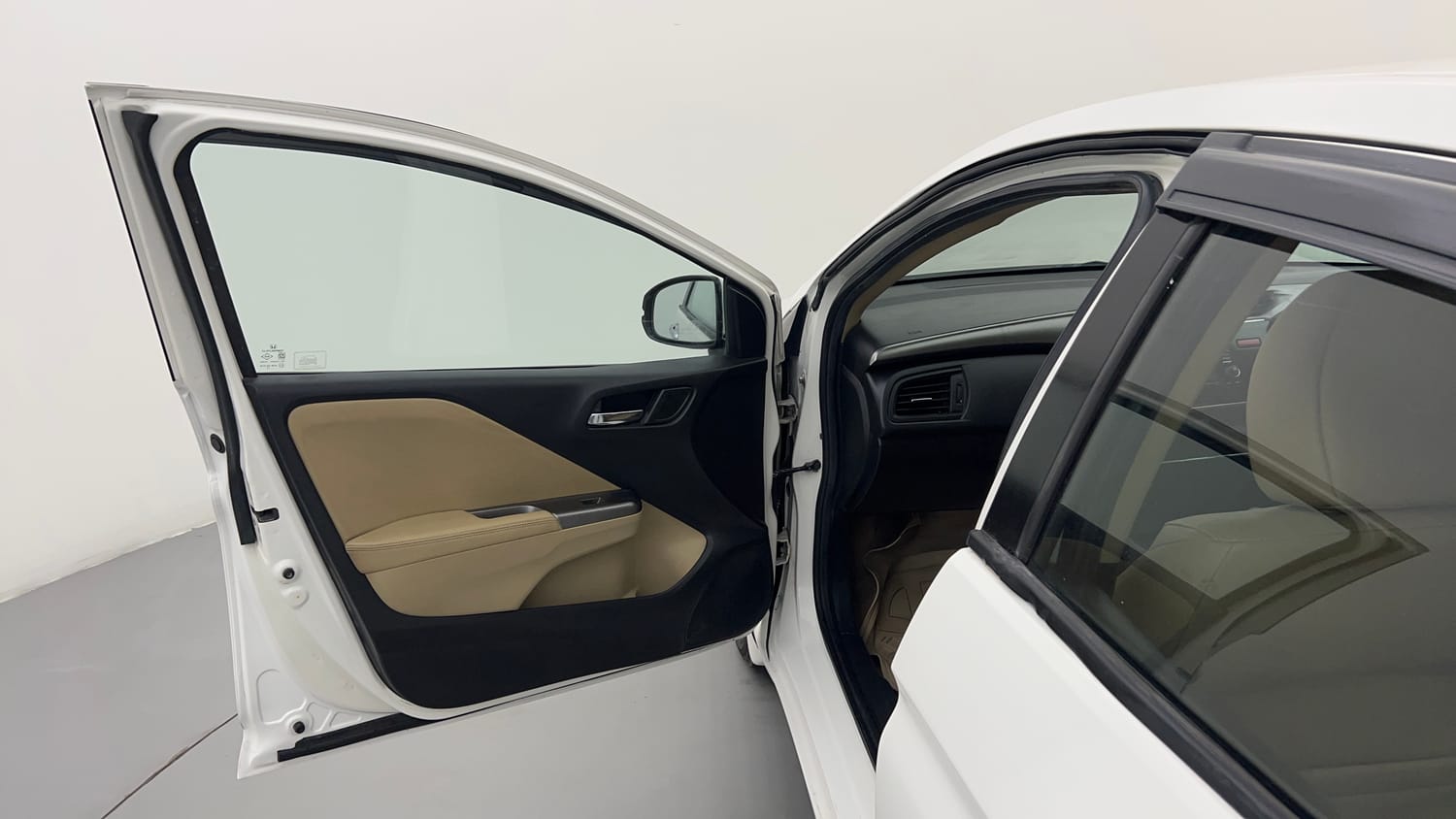 Used 2014 Honda City VX Petrol Manual interior LEFT FRONT DOOR OPEN VIEW