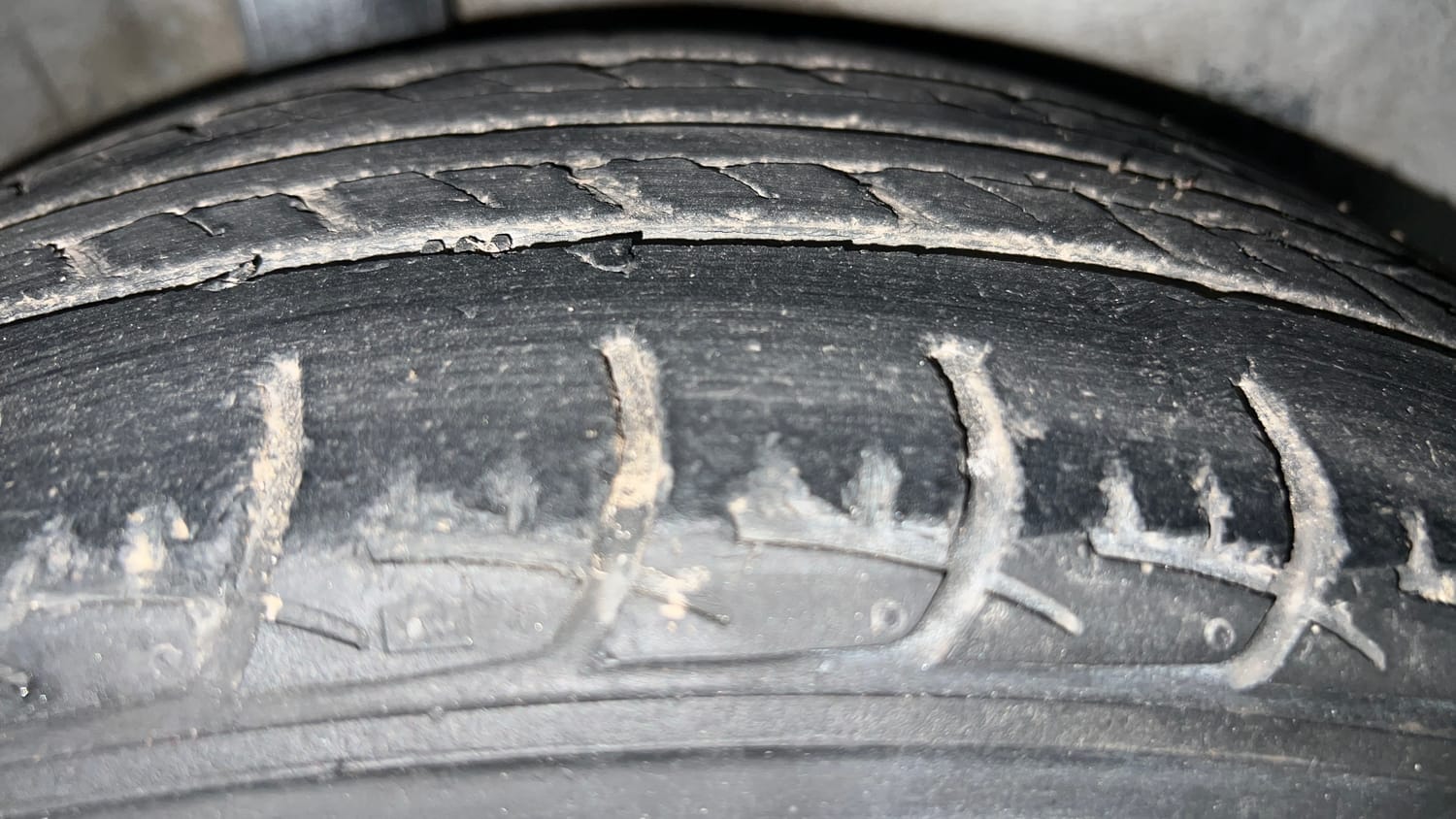 Used 2014 Honda City VX Petrol Manual tyres RIGHT REAR TYRE TREAD VIEW