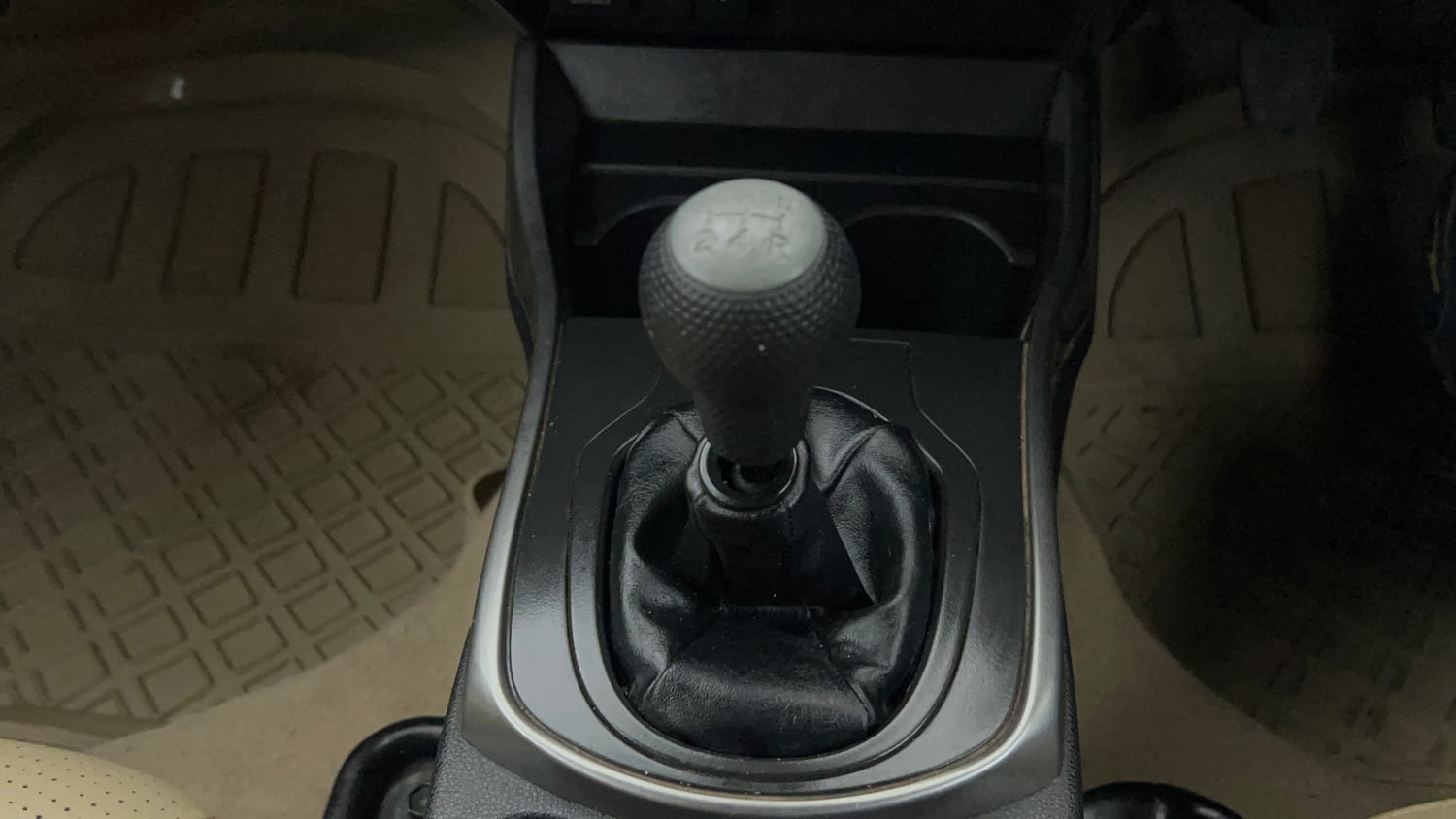 Used 2014 Honda City VX Petrol Manual interior GEAR  KNOB VIEW