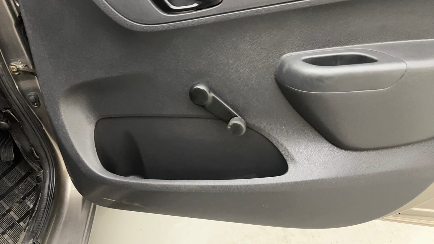 Used 2016 Renault Kwid RXL Petrol Manual top_features Door pockets
