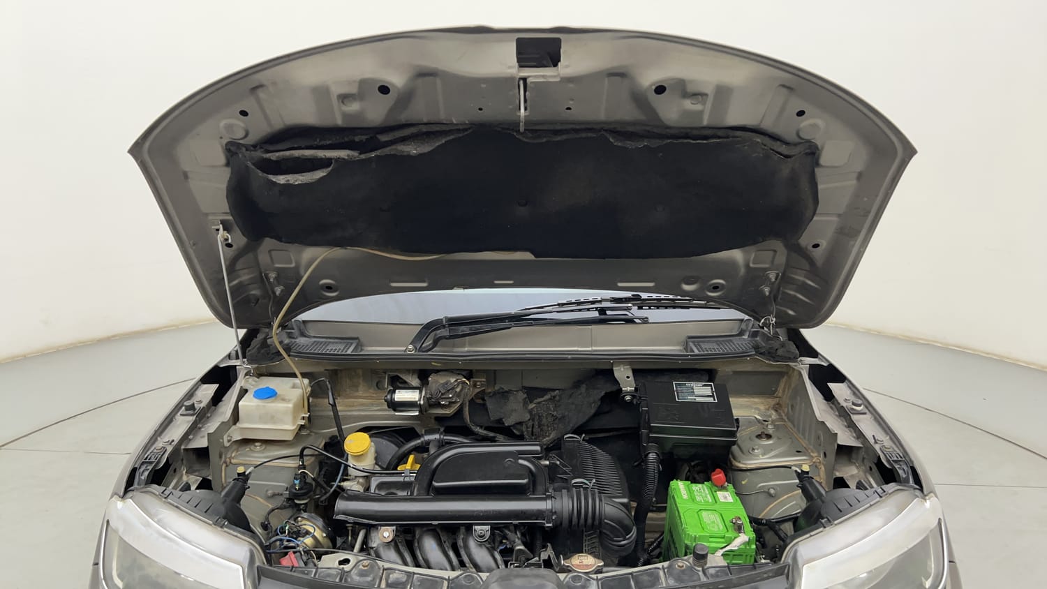 Used 2016 Renault Kwid RXL Petrol Manual engine ENGINE & BONNET OPEN FRONT VIEW