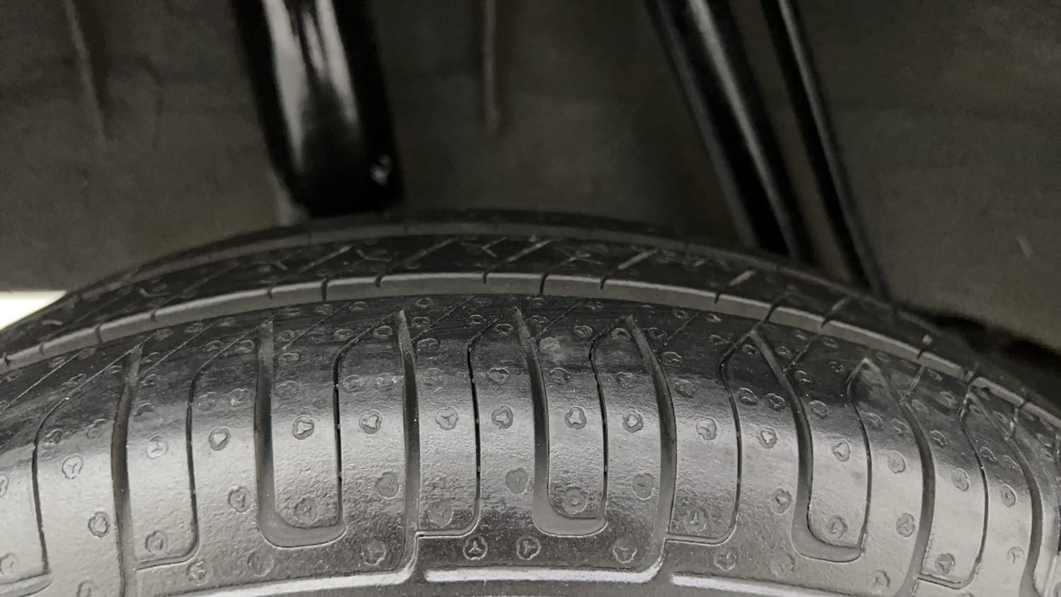 Used 2016 Renault Kwid RXL Petrol Manual tyres RIGHT REAR TYRE TREAD VIEW