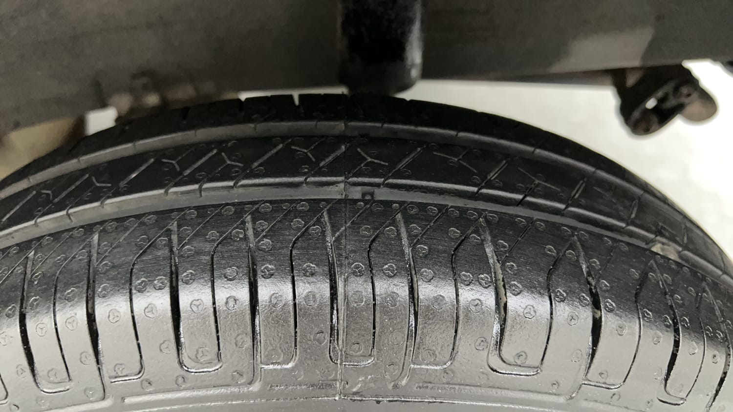 Used 2016 Renault Kwid RXL Petrol Manual tyres LEFT REAR TYRE TREAD VIEW