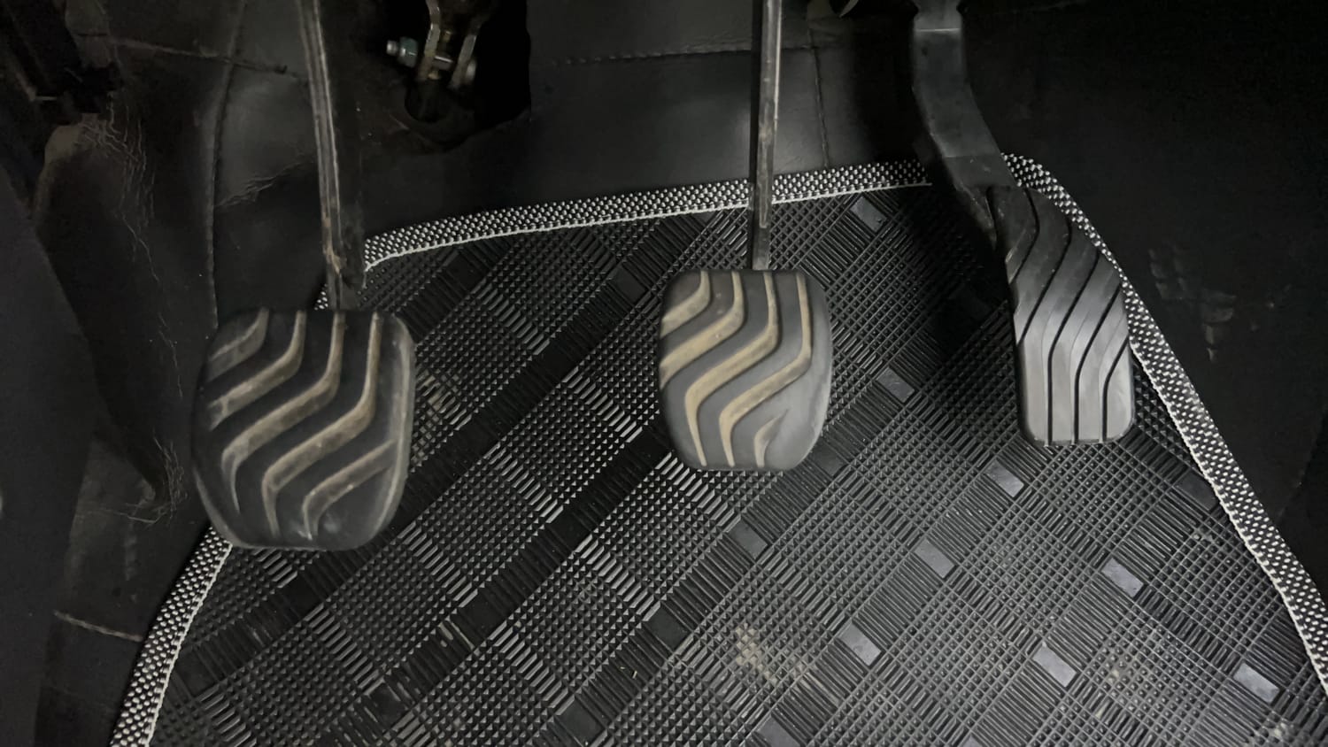 Used 2016 Renault Kwid RXL Petrol Manual interior PEDALS VIEW