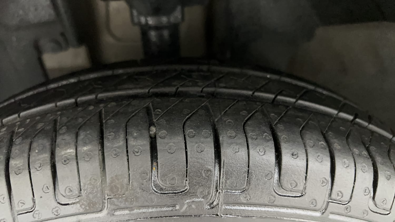 Used 2016 Renault Kwid RXL Petrol Manual tyres LEFT FRONT TYRE TREAD VIEW