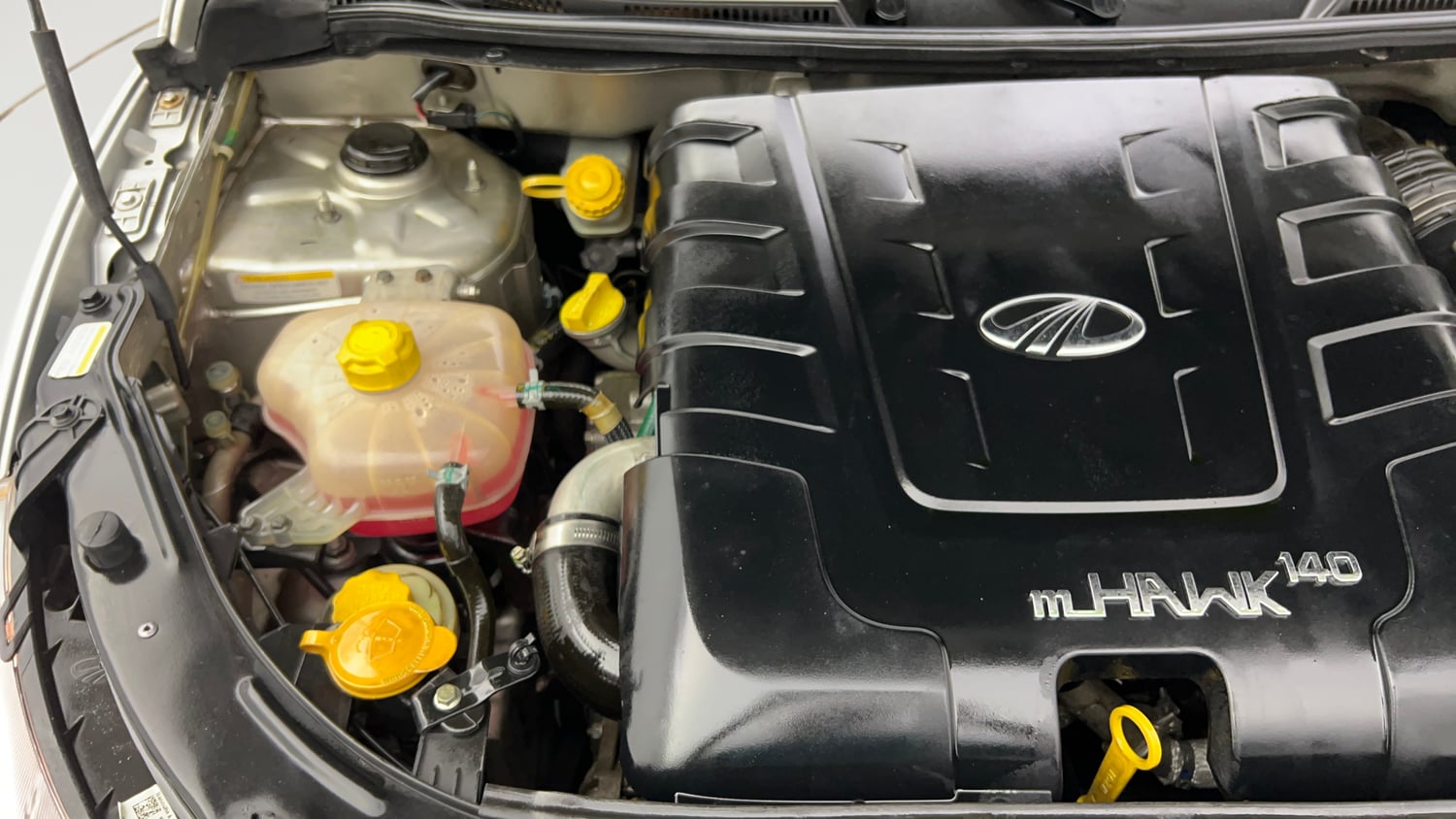 Used 2017 Mahindra XUV500 W8 AT Diesel Automatic engine ENGINE RIGHT SIDE VIEW