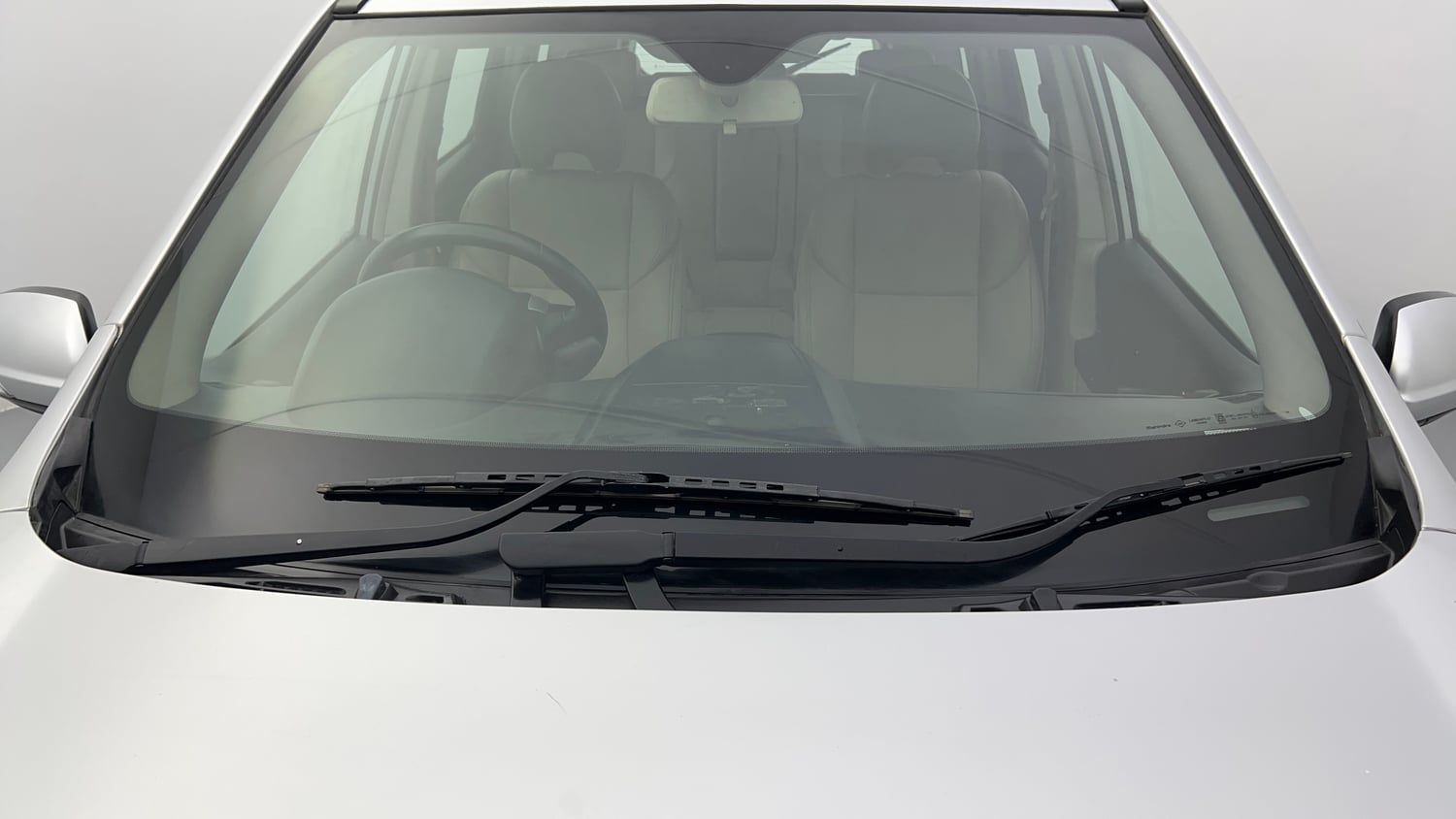 Used 2017 Mahindra XUV500 W8 AT Diesel Automatic exterior FRONT WINDSHIELD VIEW