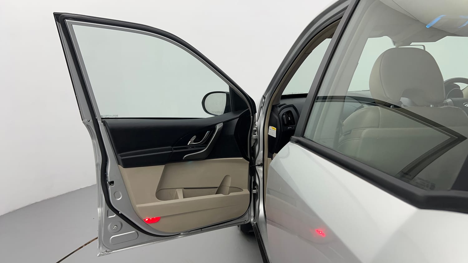 Used 2017 Mahindra XUV500 W8 AT Diesel Automatic interior LEFT FRONT DOOR OPEN VIEW