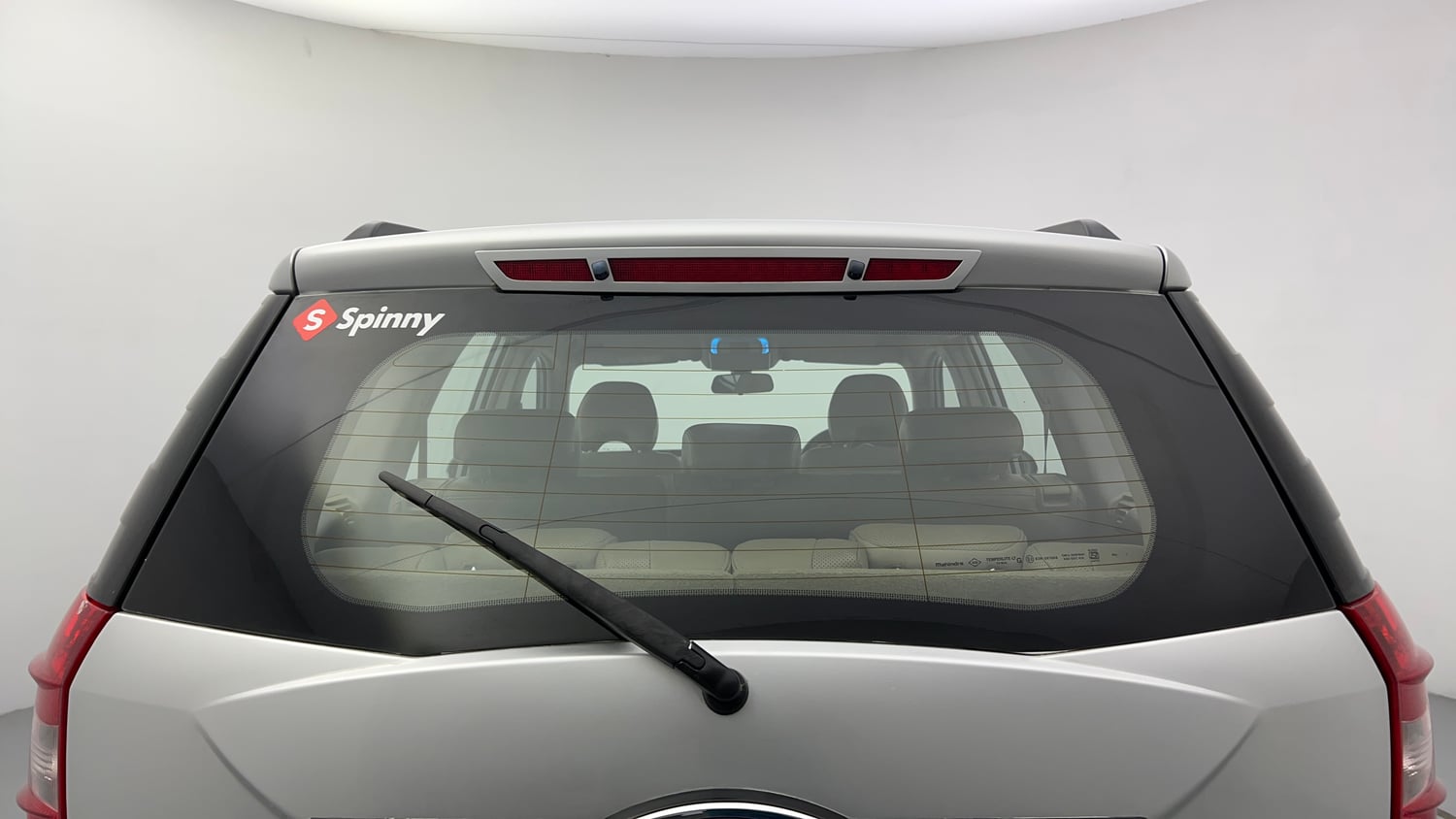 Used 2017 Mahindra XUV500 W8 AT Diesel Automatic exterior BACK WINDSHIELD VIEW
