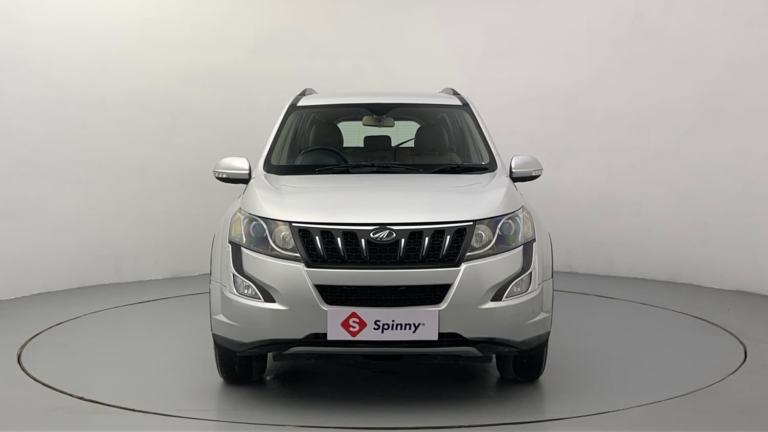 Used 2017 Mahindra XUV500 W8 AT Diesel Automatic exterior FRONT VIEW