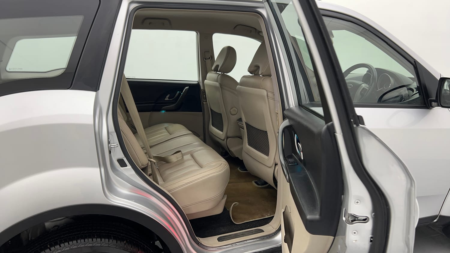 Used 2017 Mahindra XUV500 W8 AT Diesel Automatic interior RIGHT SIDE REAR DOOR CABIN VIEW