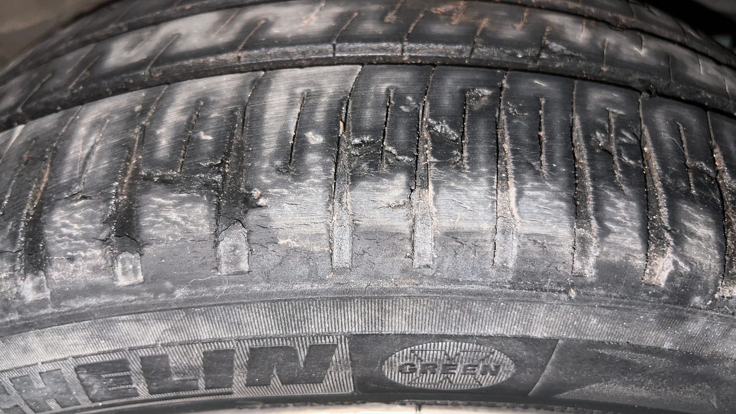 Used 2015 Honda City VX CVT Petrol Automatic tyres LEFT REAR TYRE TREAD VIEW