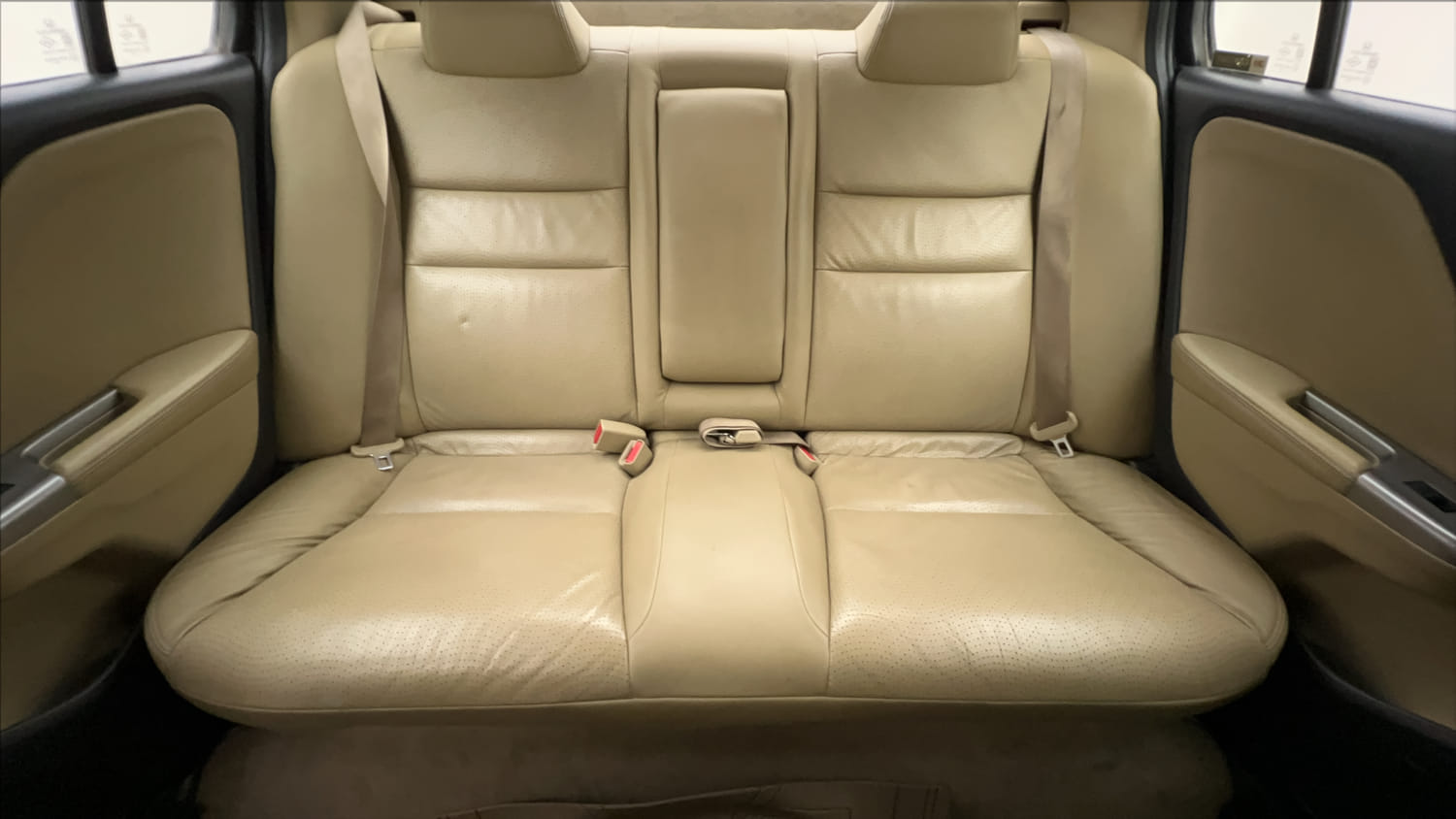 Used 2015 Honda City VX CVT Petrol Automatic interior REAR SEAT CONDITION VIEW