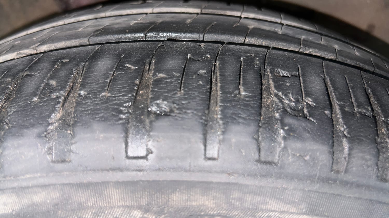 Used 2015 Honda City VX CVT Petrol Automatic tyres RIGHT REAR TYRE TREAD VIEW