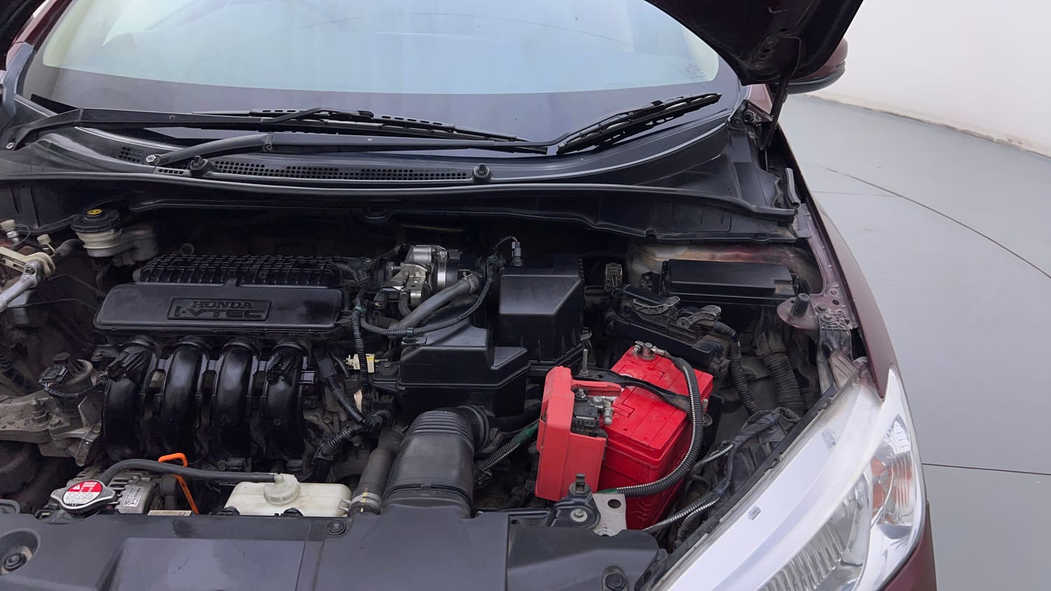Used 2015 Honda City VX CVT Petrol Automatic engine ENGINE LEFT SIDE HINGE & APRON VIEW