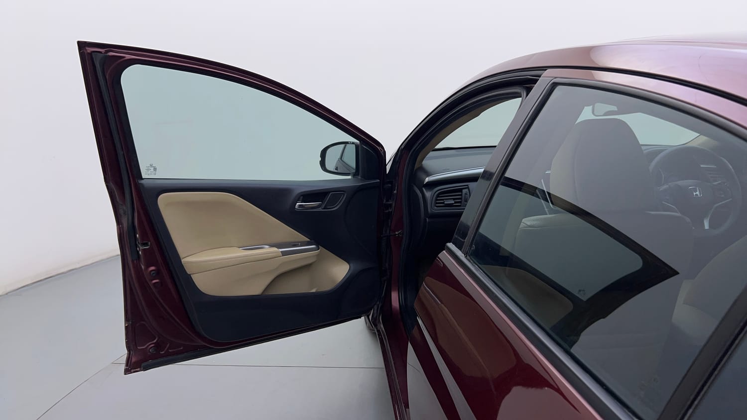 Used 2015 Honda City VX CVT Petrol Automatic interior LEFT FRONT DOOR OPEN VIEW