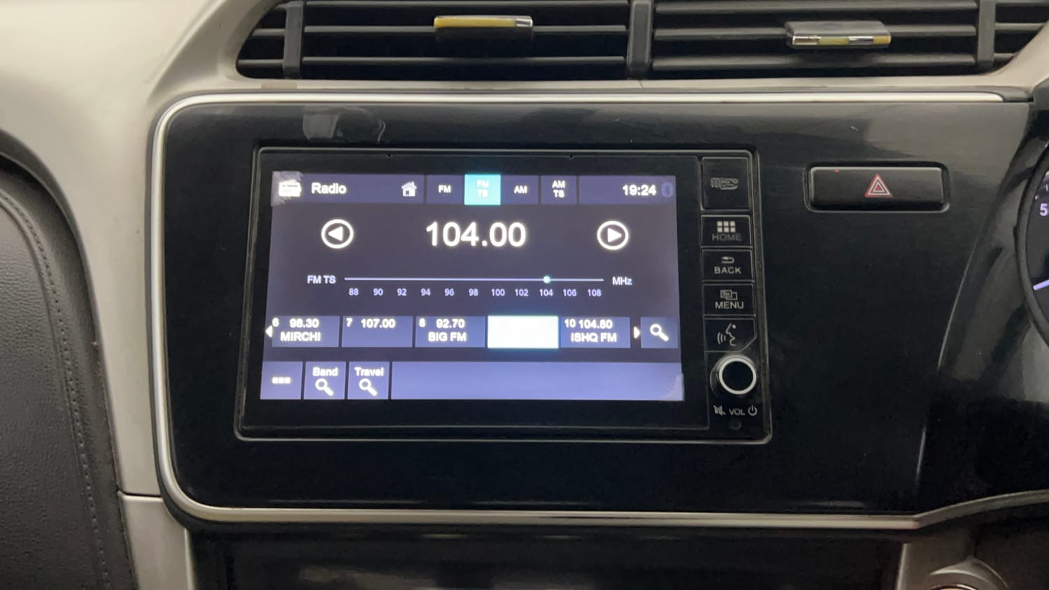 Used 2017 Honda City VX CVT Petrol Automatic top_features Integrated (in-dash) music system