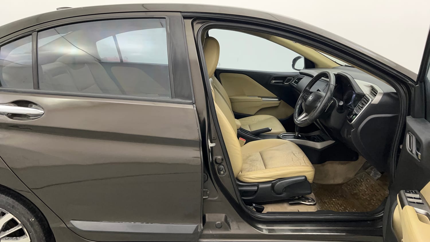 Used 2017 Honda City VX CVT Petrol Automatic interior RIGHT SIDE FRONT DOOR CABIN VIEW