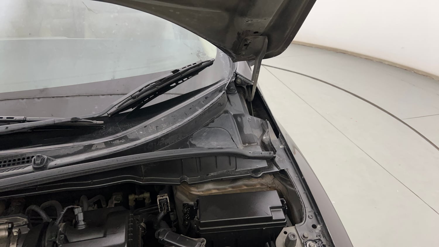 Used 2017 Honda City VX CVT Petrol Automatic engine ENGINE LEFT SIDE HINGE & APRON VIEW
