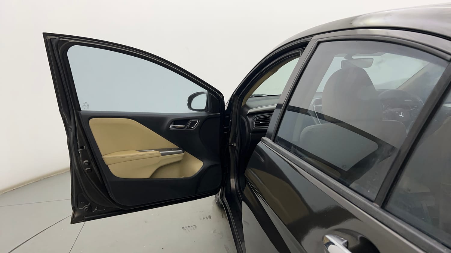 Used 2017 Honda City VX CVT Petrol Automatic interior LEFT FRONT DOOR OPEN VIEW