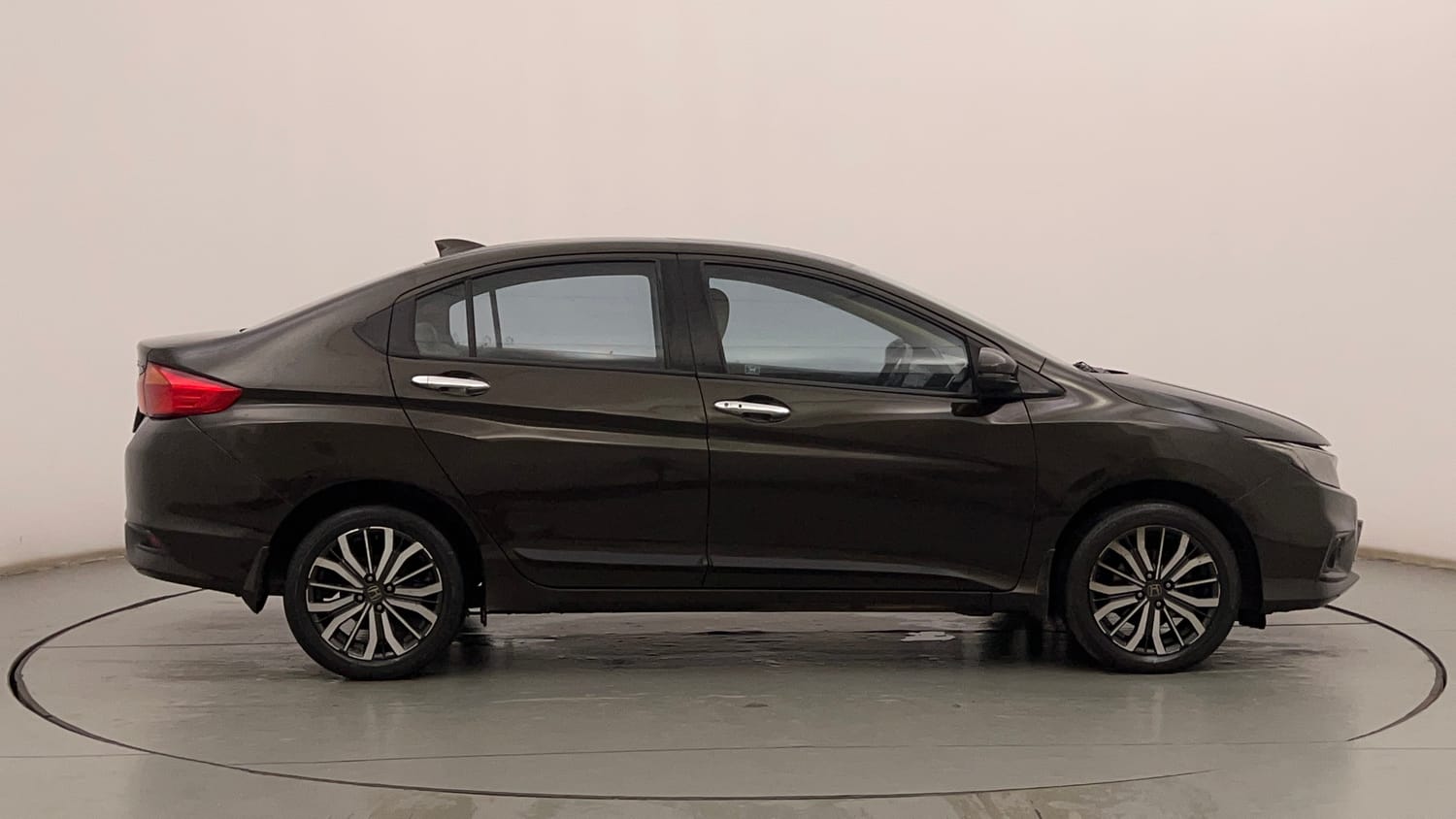 Used 2017 Honda City VX CVT Petrol Automatic exterior RIGHT SIDE VIEW