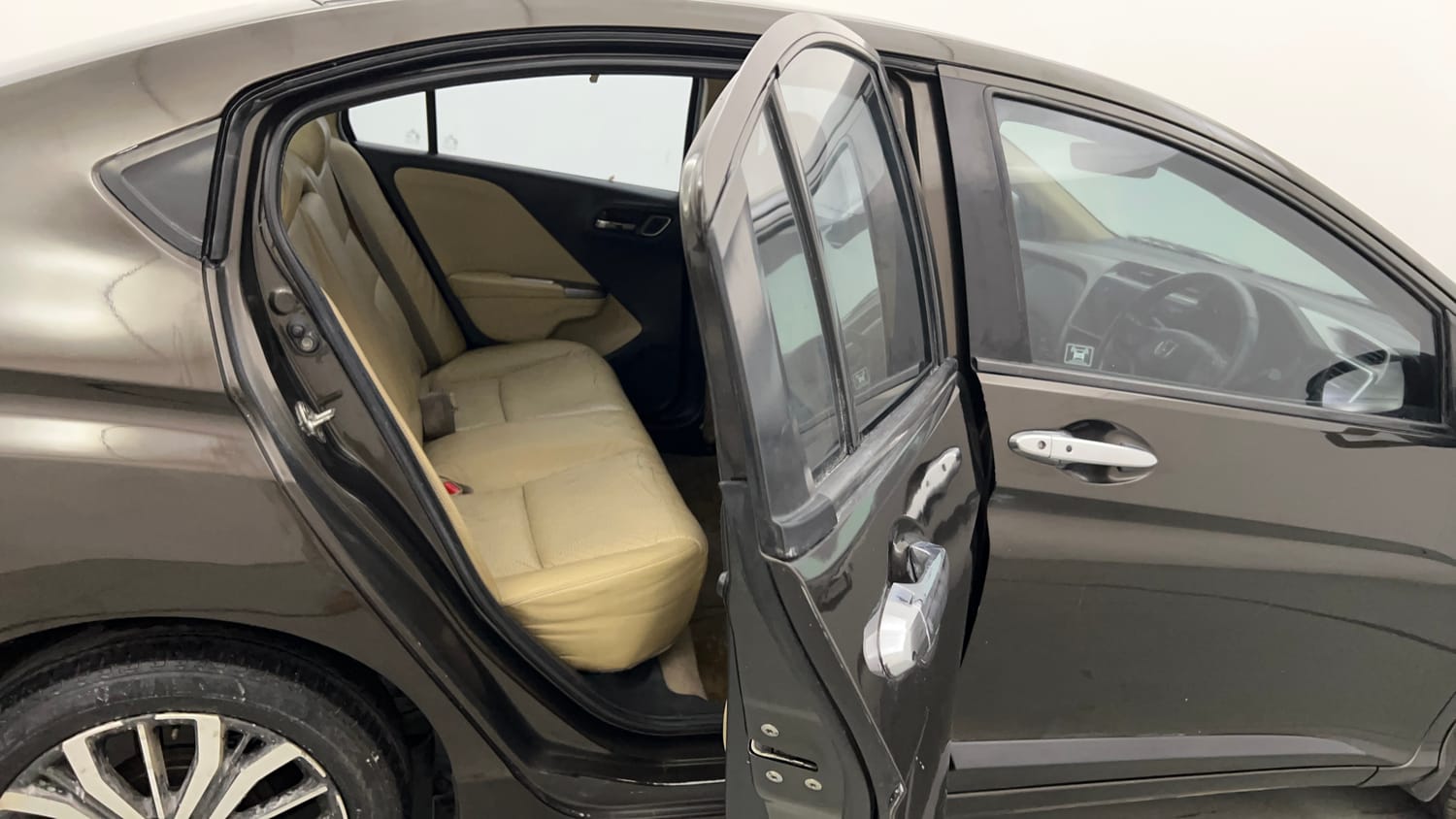 Used 2017 Honda City VX CVT Petrol Automatic interior RIGHT SIDE REAR DOOR CABIN VIEW