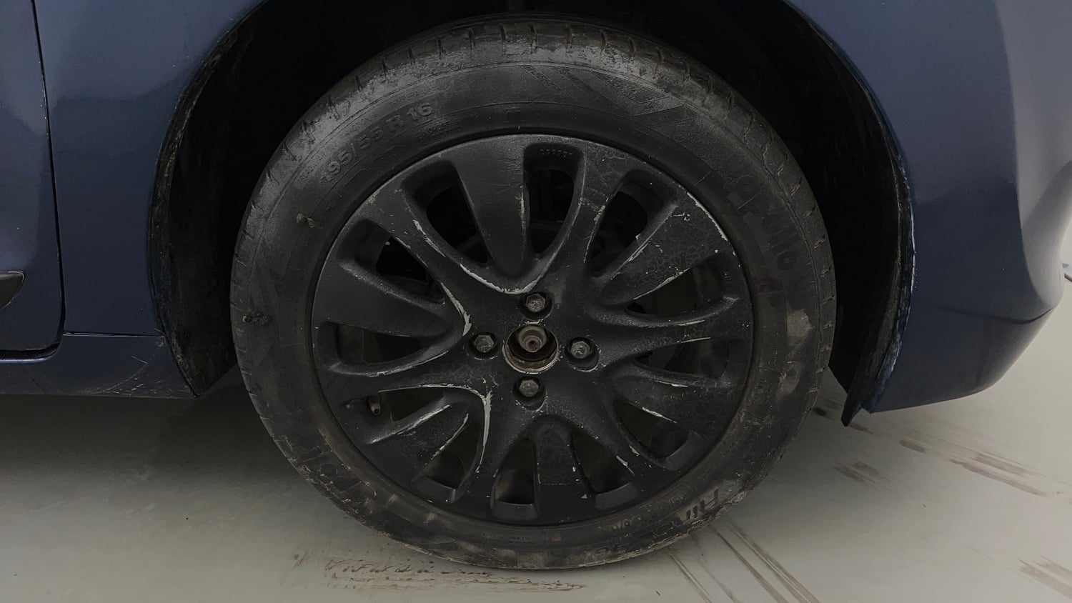 Used 2018 Maruti Suzuki Baleno Alpha 1.2 Petrol Manual tyres RIGHT FRONT TYRE RIM VIEW