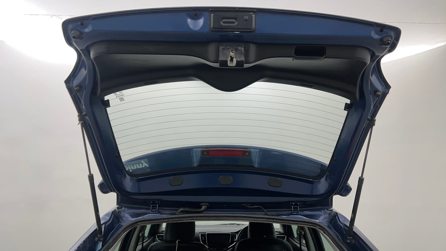 Used 2018 Maruti Suzuki Baleno Alpha 1.2 Petrol Manual interior DICKY DOOR OPEN VIEW