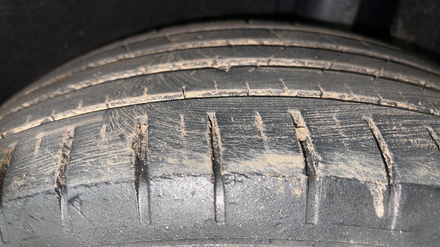 Used 2018 Maruti Suzuki Baleno Alpha 1.2 Petrol Manual tyres LEFT REAR TYRE TREAD VIEW