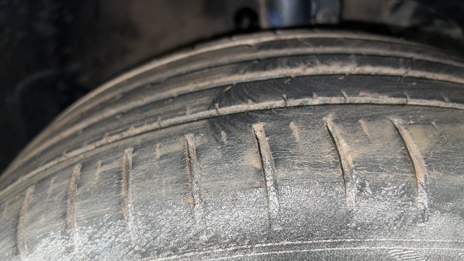 Used 2018 Maruti Suzuki Baleno Alpha 1.2 Petrol Manual tyres RIGHT FRONT TYRE TREAD VIEW