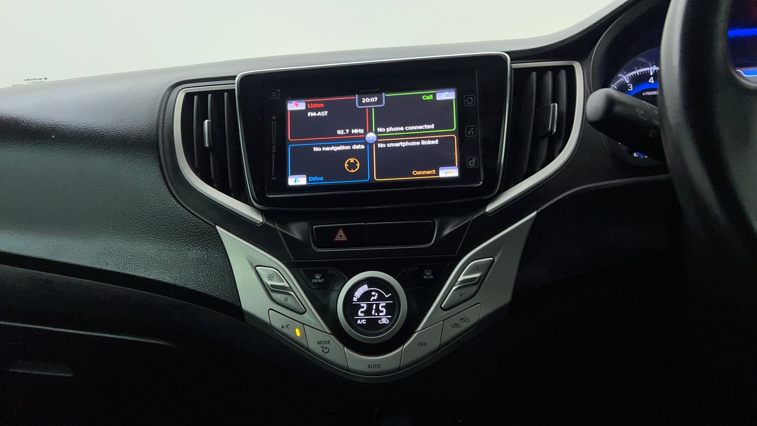 Used 2018 Maruti Suzuki Baleno Alpha 1.2 Petrol Manual interior MUSIC SYSTEM & AC CONTROL VIEW