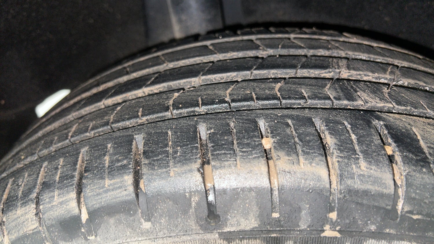 Used 2018 Maruti Suzuki Baleno Alpha 1.2 Petrol Manual tyres RIGHT REAR TYRE TREAD VIEW