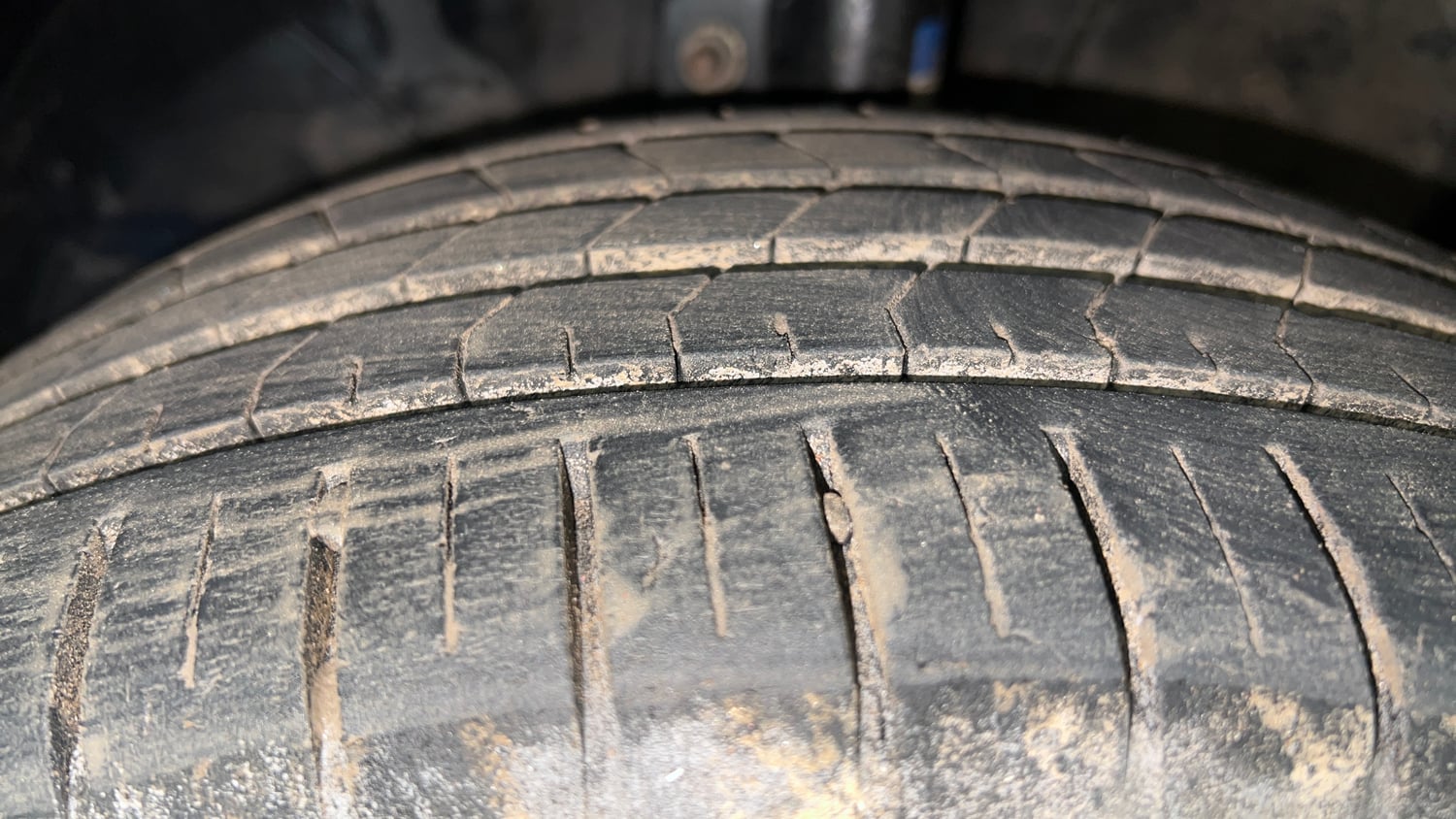 Used 2018 Maruti Suzuki Baleno Alpha 1.2 Petrol Manual tyres LEFT FRONT TYRE TREAD VIEW