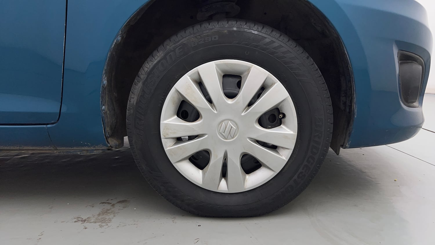 Used 2012 Maruti Suzuki Swift Dzire VDI Diesel Manual tyres RIGHT FRONT TYRE RIM VIEW