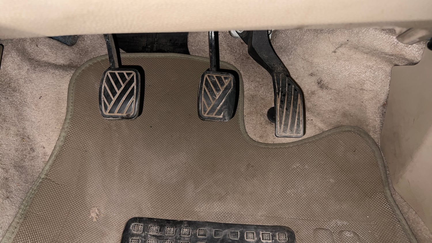 Used 2012 Maruti Suzuki Swift Dzire VDI Diesel Manual interior PEDALS VIEW