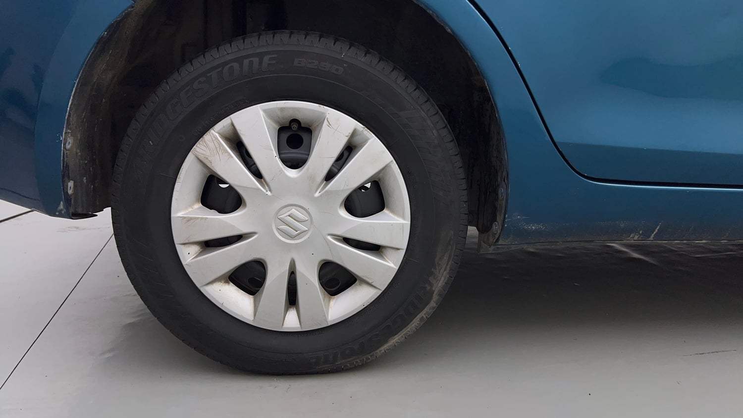 Used 2012 Maruti Suzuki Swift Dzire VDI Diesel Manual tyres RIGHT REAR TYRE RIM VIEW