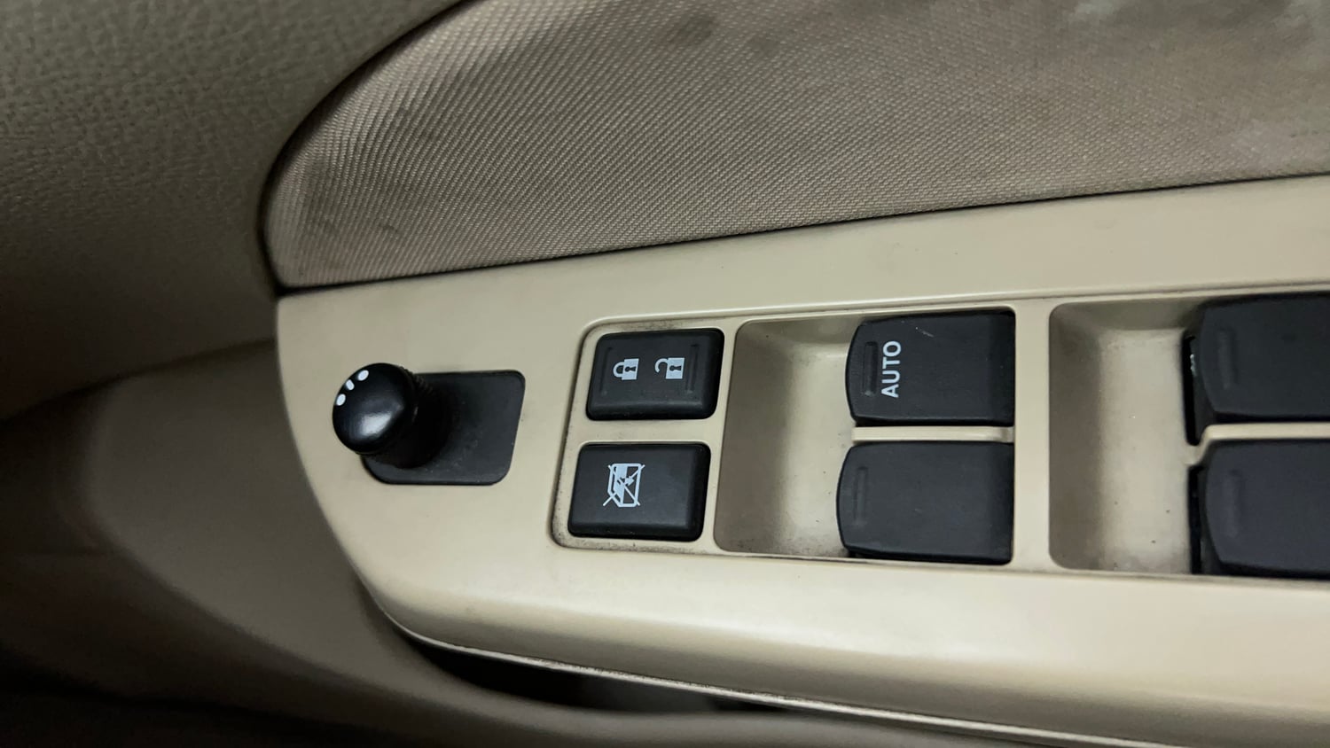 Used 2012 Maruti Suzuki Swift Dzire VDI Diesel Manual top_features One touch-down power windows