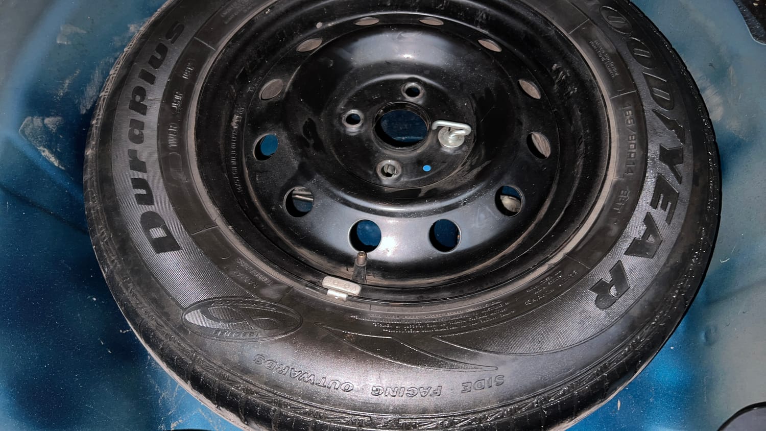 Used 2012 Maruti Suzuki Swift Dzire VDI Diesel Manual tyres SPARE TYRE VIEW