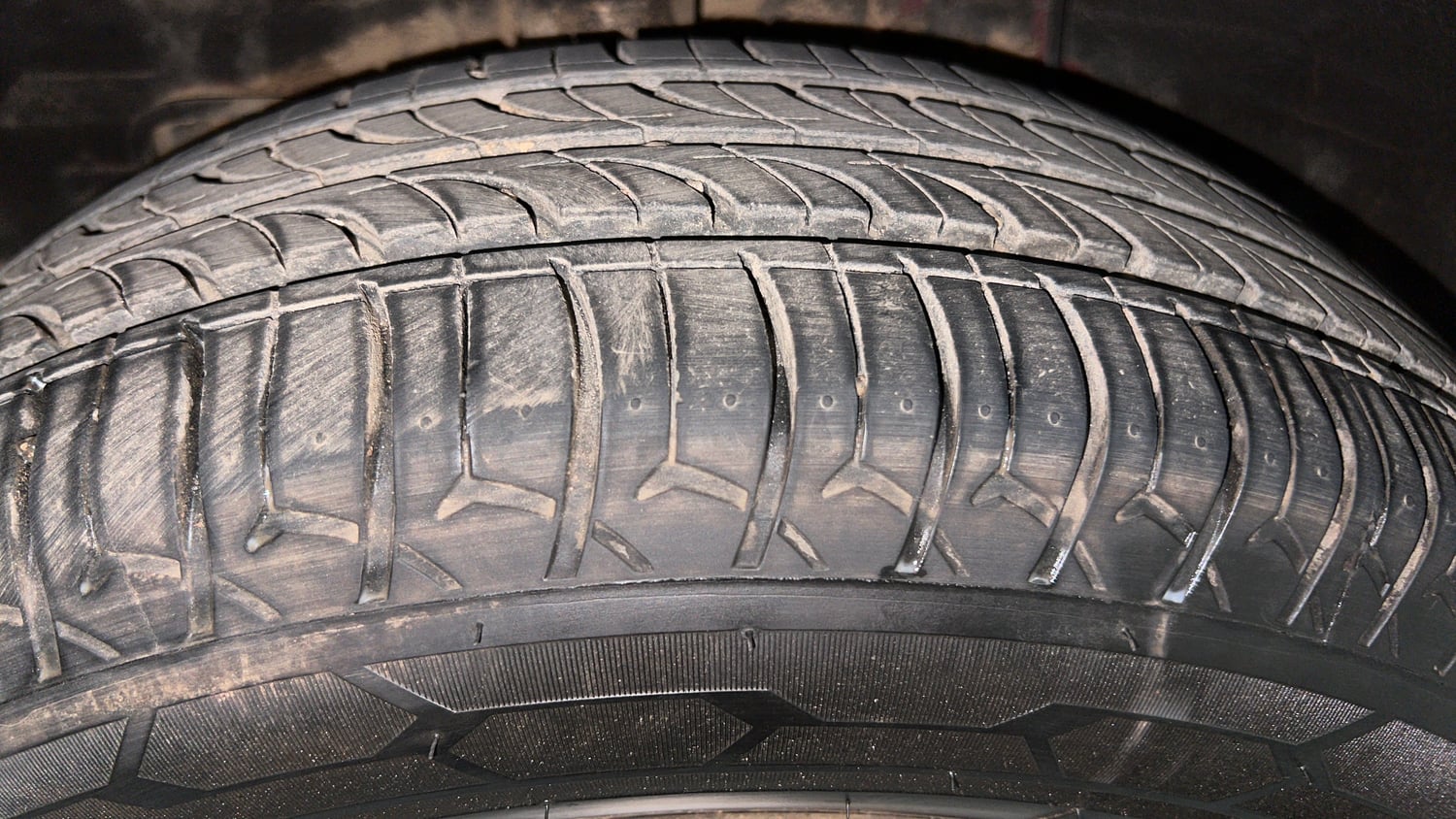 Used 2017 Hyundai Elite i20 Sportz 1.2 Petrol Manual tyres RIGHT REAR TYRE TREAD VIEW