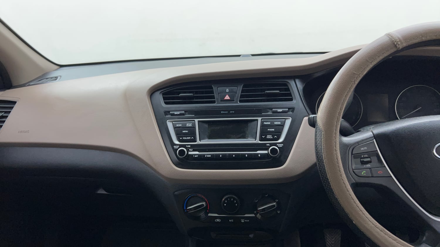 Used 2017 Hyundai Elite i20 Sportz 1.2 Petrol Manual interior MUSIC SYSTEM & AC CONTROL VIEW