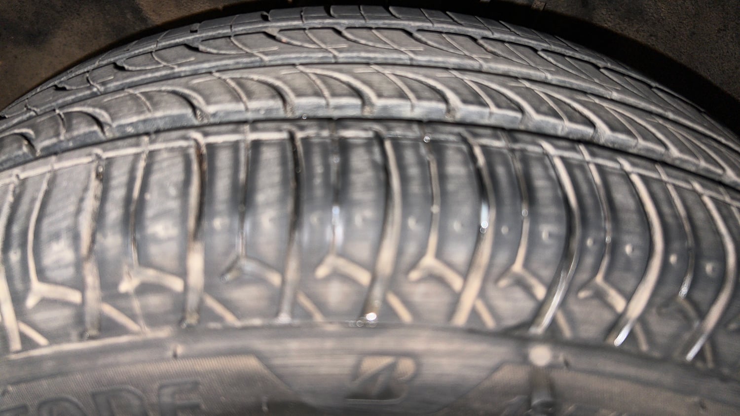 Used 2017 Hyundai Elite i20 Sportz 1.2 Petrol Manual tyres LEFT FRONT TYRE TREAD VIEW