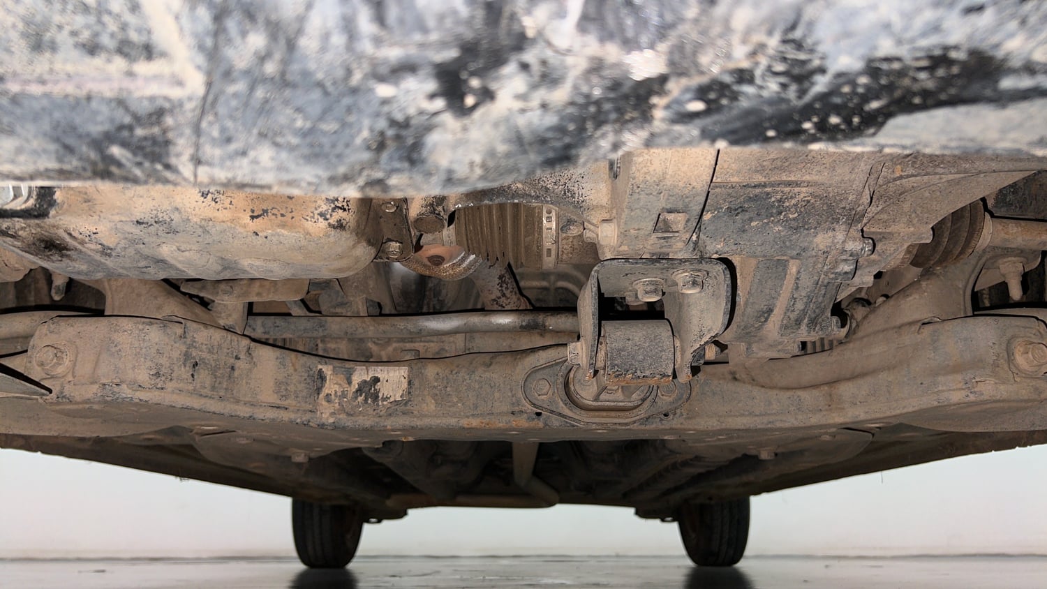 Used 2017 Hyundai Elite i20 Sportz 1.2 Petrol Manual extra FRONT LEFT UNDERBODY VIEW