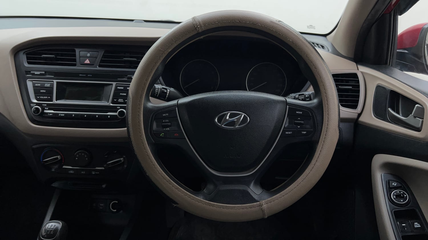 Used 2017 Hyundai Elite i20 Sportz 1.2 Petrol Manual interior STEERING VIEW