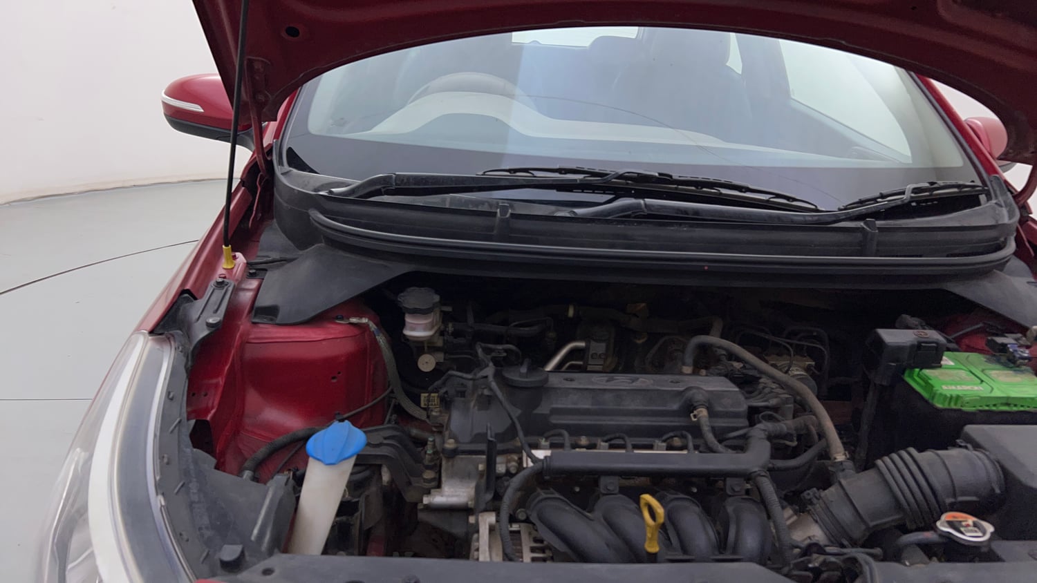 Used 2017 Hyundai Elite i20 Sportz 1.2 Petrol Manual engine ENGINE RIGHT SIDE HINGE & APRON VIEW