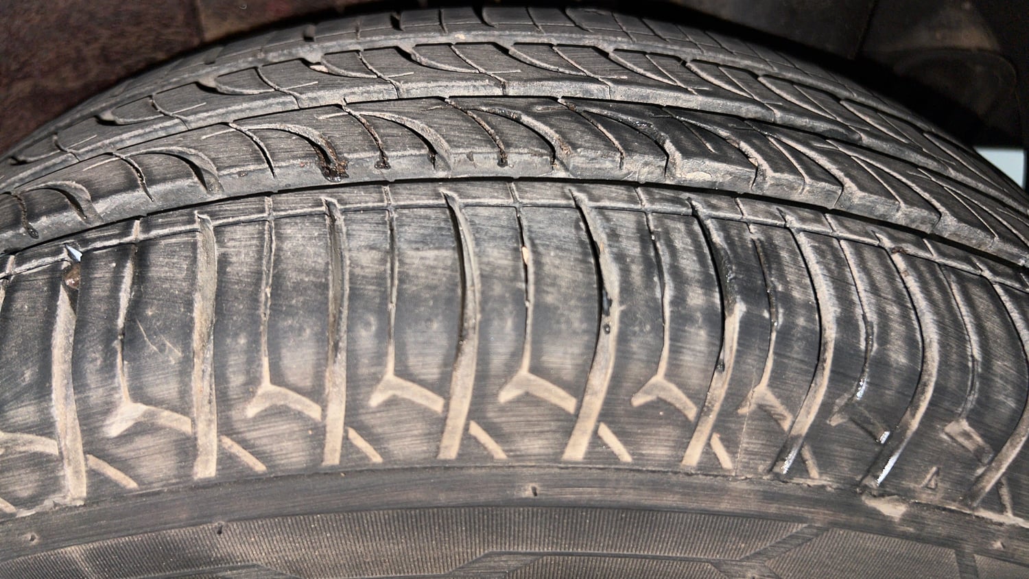Used 2017 Hyundai Elite i20 Sportz 1.2 Petrol Manual tyres LEFT REAR TYRE TREAD VIEW