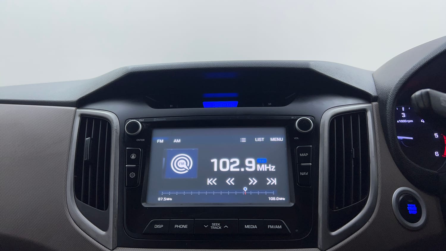 Used 2016 Hyundai Creta 1.6 SX Plus Diesel Manual top_features Touch screen infotainment system