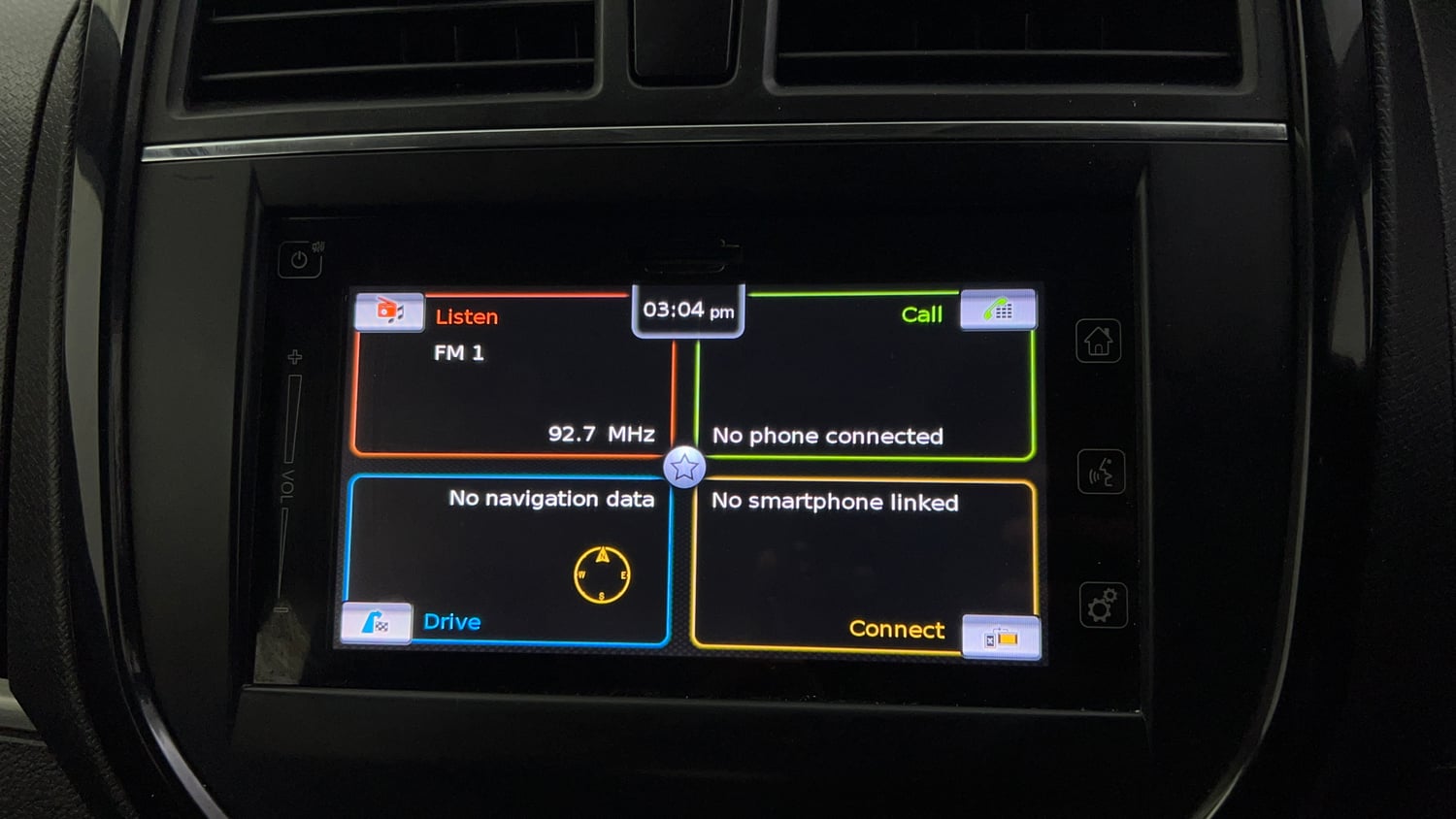 Used 2018 maruti-suzuki Vitara Brezza ZDI PLUS Dual Tone Diesel Manual top_features Integrated (in-dash) music system