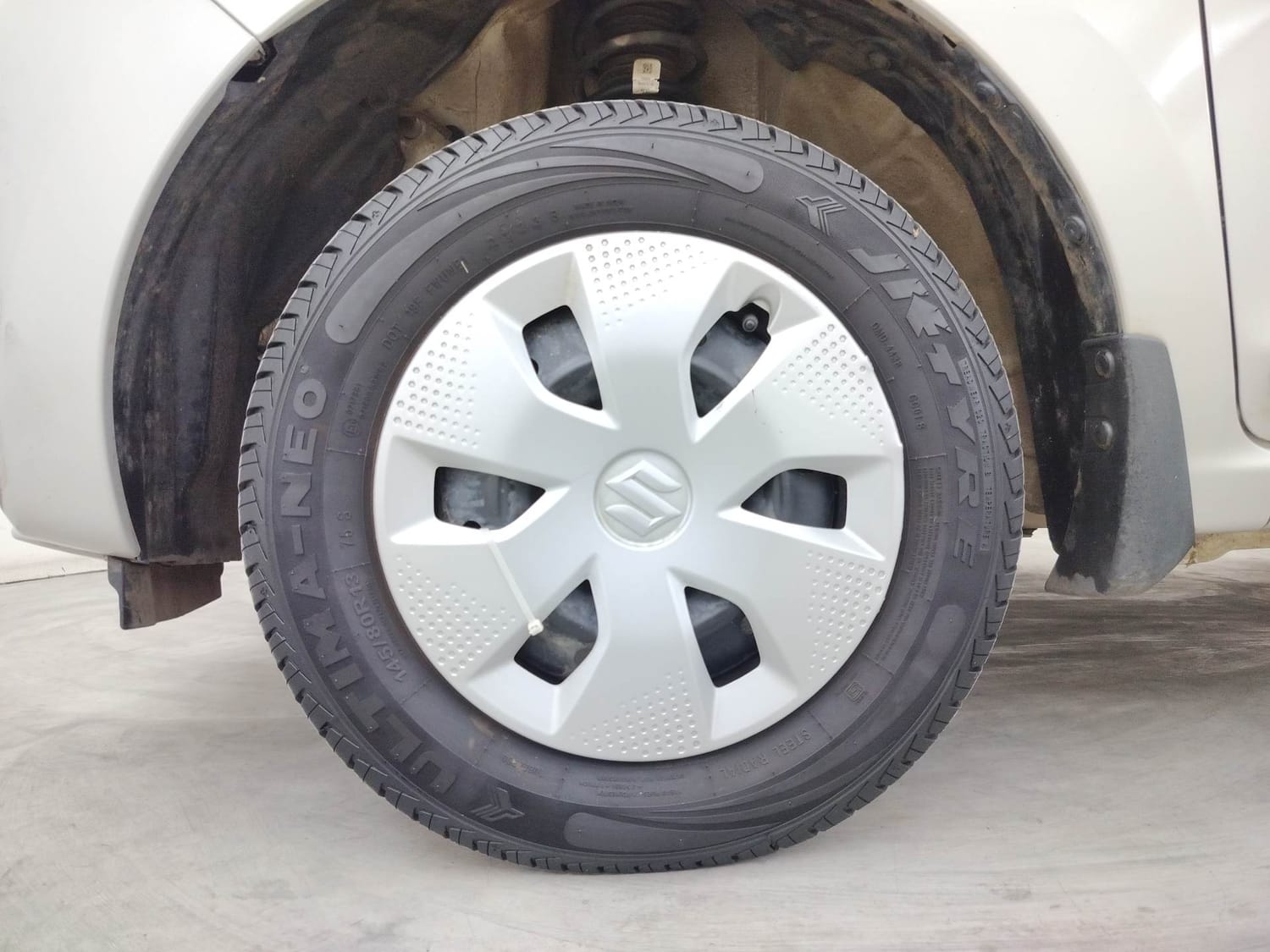 Used 2023 Maruti Suzuki Alto K10 VXI Plus Petrol Manual tyres LEFT FRONT TYRE RIM VIEW