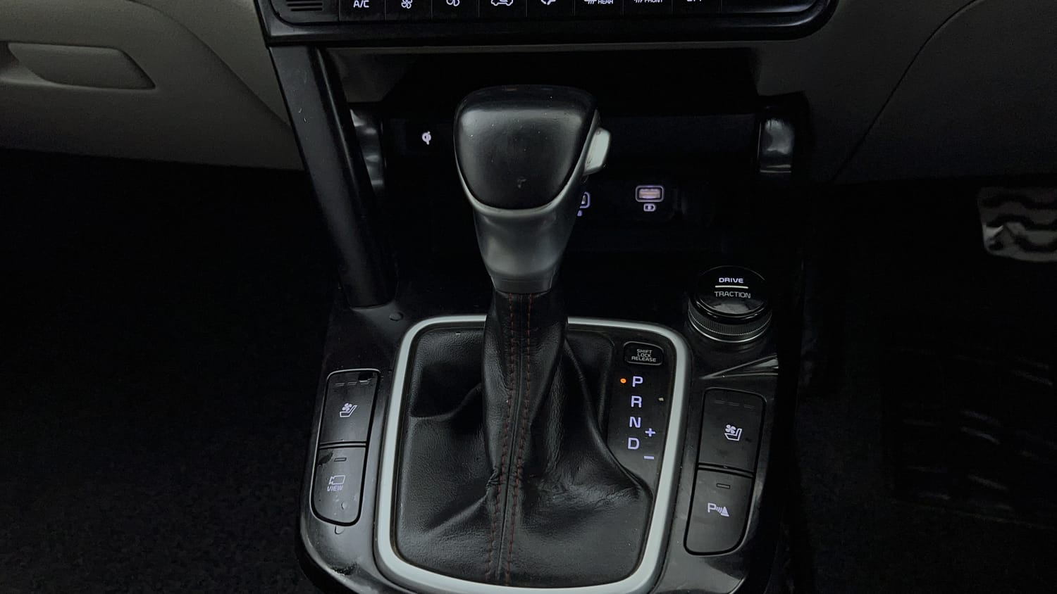 Used 2020 Kia Seltos GTX Plus DCT Petrol Automatic interior GEAR  KNOB VIEW