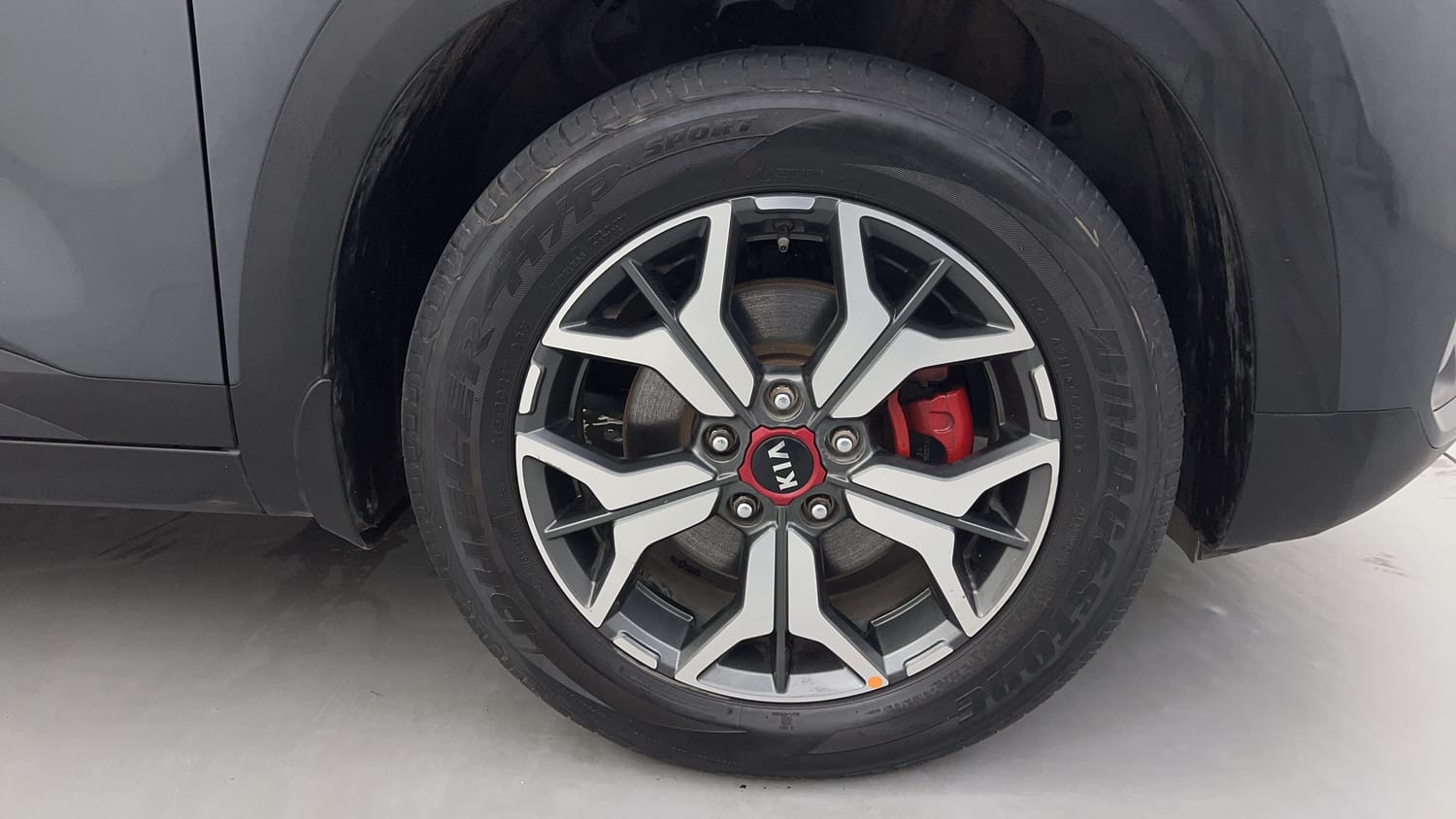 Used 2020 Kia Seltos GTX Plus DCT Petrol Automatic tyres RIGHT FRONT TYRE RIM VIEW